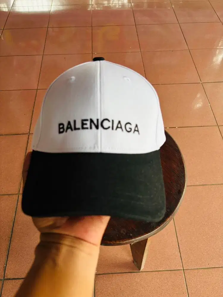 Topi Balen putih hitam