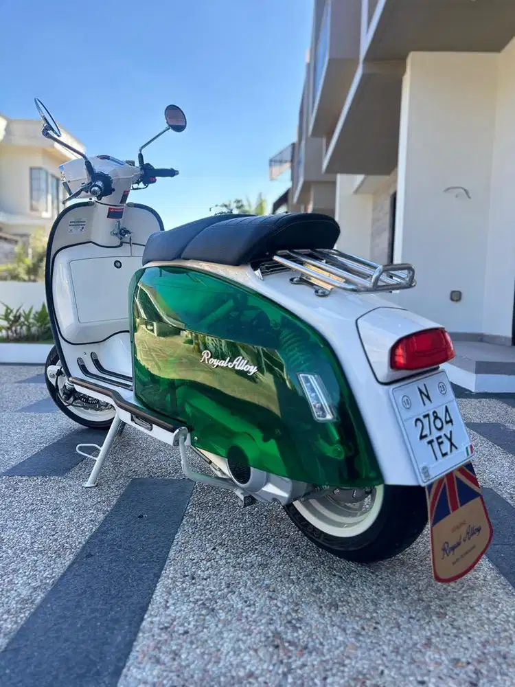 Royal Alloy Grand Prix 150 ABS Clear Case 2024 Putih Koko Motor