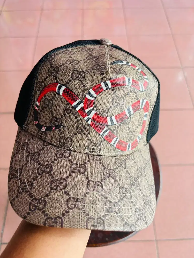 Topi Gucong ular