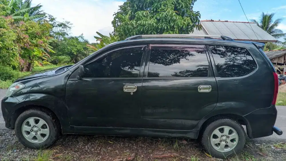 Jual mobil xenia.. Surat surat lengkap. Pajak hidup