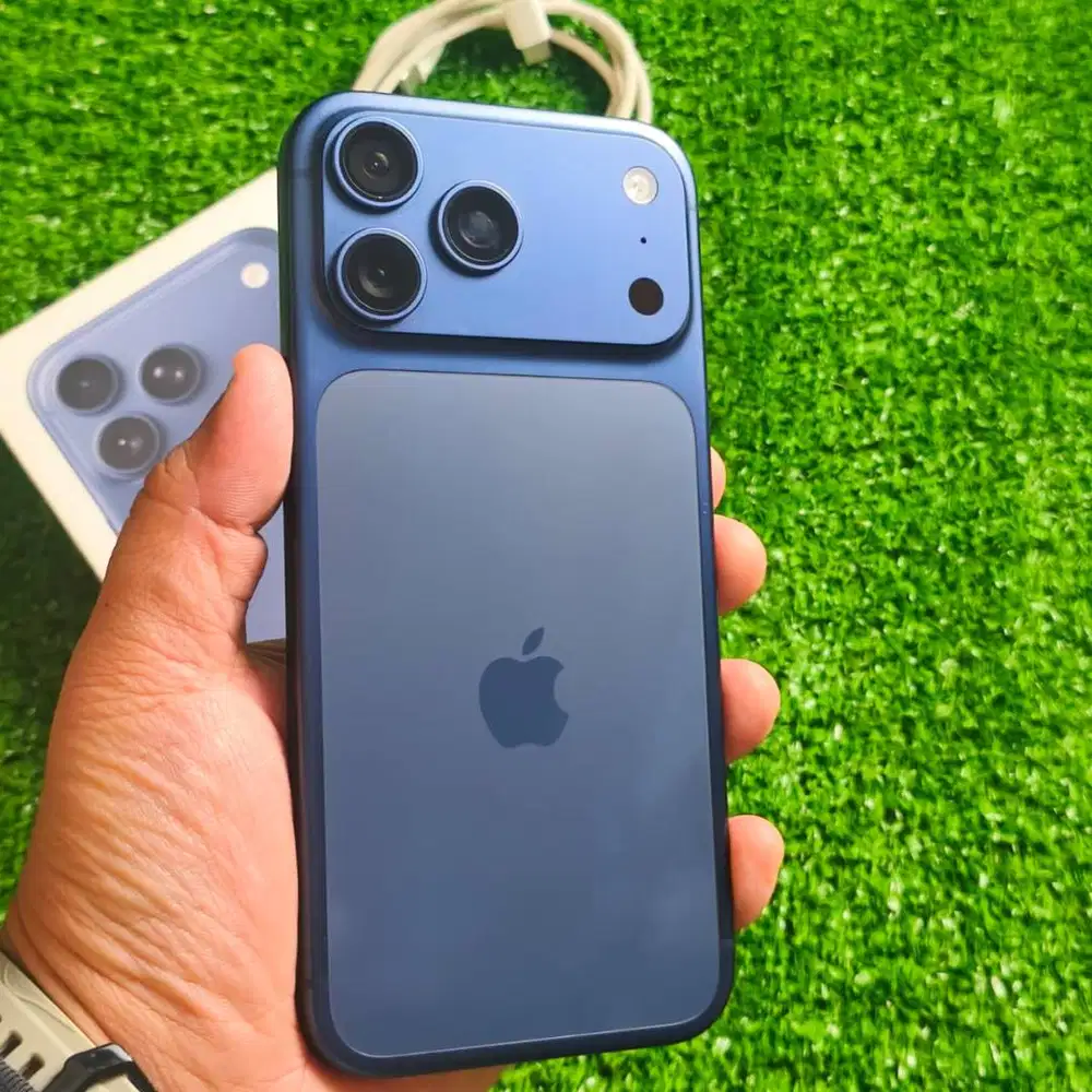iPhone 17 Pro Max 256GB BH 98% becuk fullset ori Garansi inter 1Nov'26