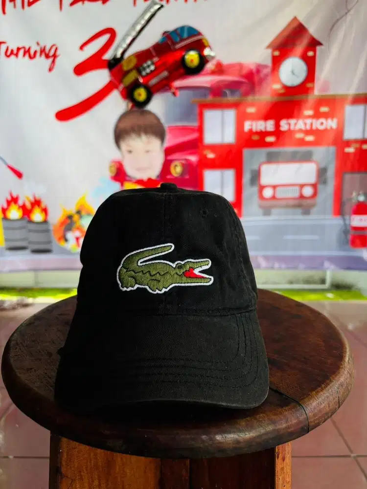Topi buaya hitam