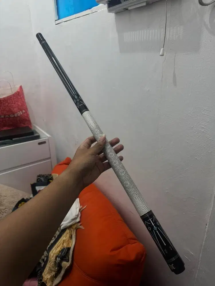 STIK BILLIARD CARBON HC CUE, JUMPBREAK LITTLE MONSTER, TAS MIRAI 3X5