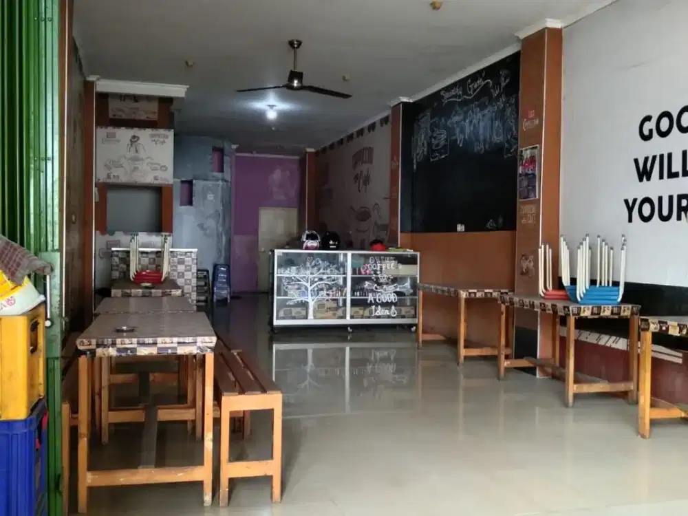 Disewakan ruko 4 lantai di jl Raya Pekayon Kavling 12 Bekasi Selatan