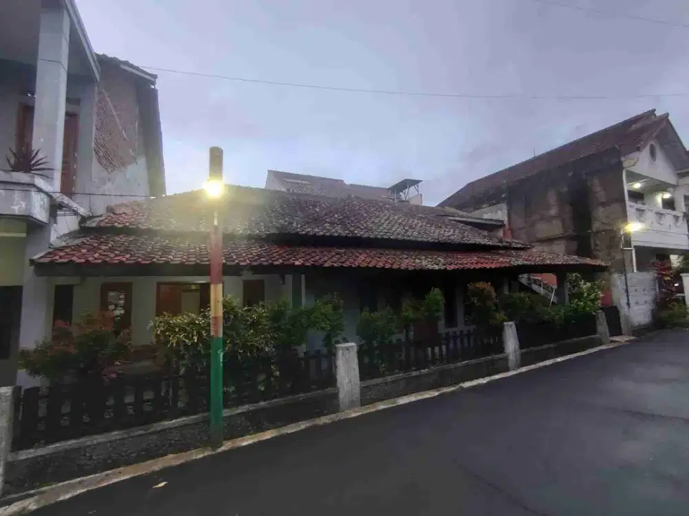 DIJUAL MURAH RUMAH ARCAMANIK KOTA BANDUNG STRATEGIS JALAN BESAR