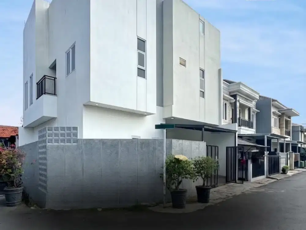 GAK SAMPE 4 M ! BRAND NEW HOUSE DI TEBET !
AKSES JALAN 2 MOBIL!