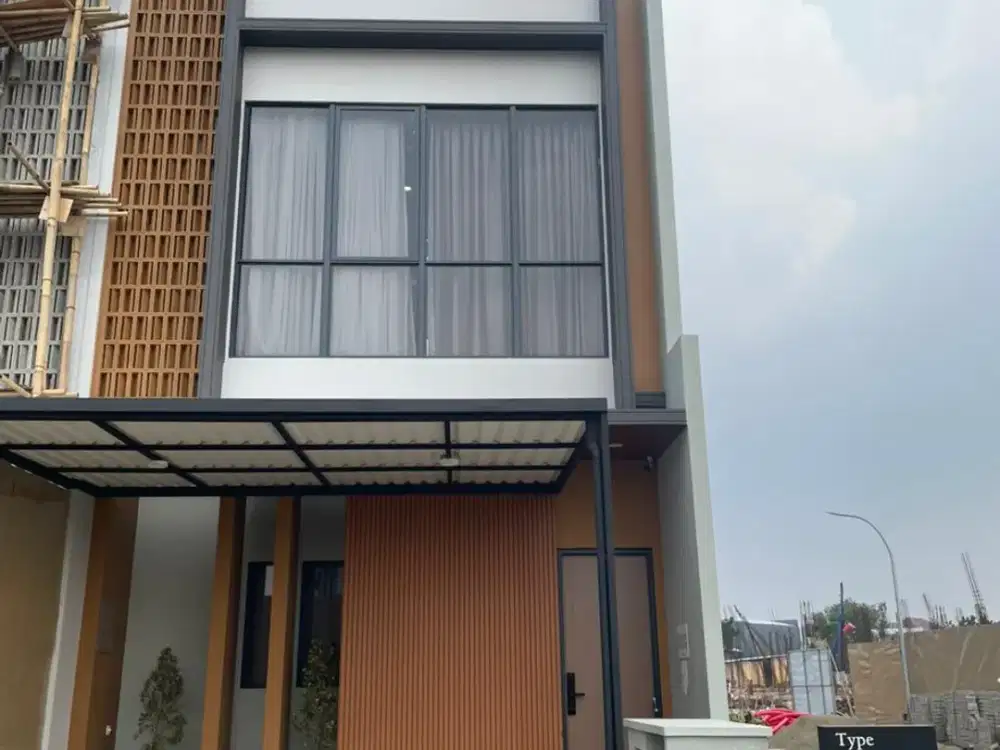 Dijual rumah 3 lantai siap huni  Cluster Damar