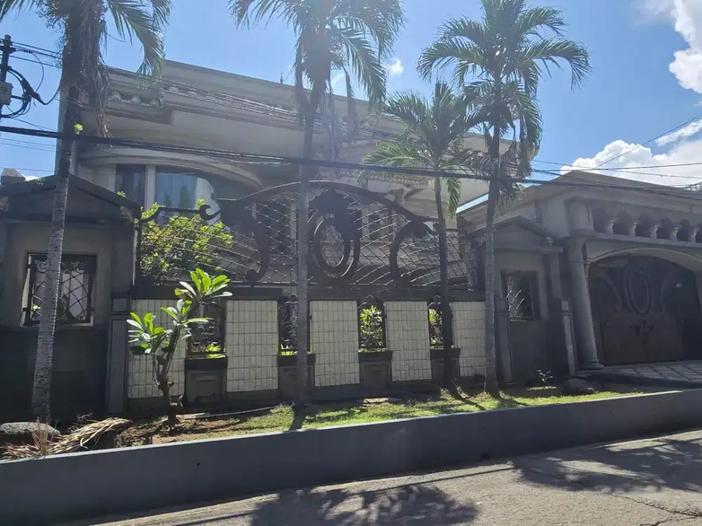 Dijual Rumah Mewah Bintang Diponggo