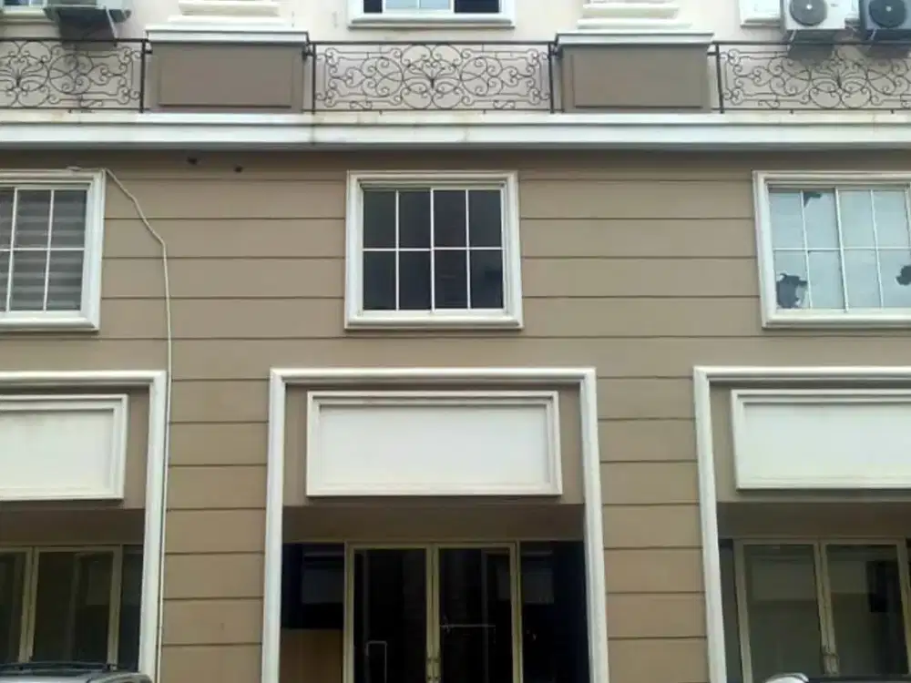 DIJUAL CEPAT Rukan CBD Green Lake City Cipondoh Tangerang – SHM | 3,5 Lantai