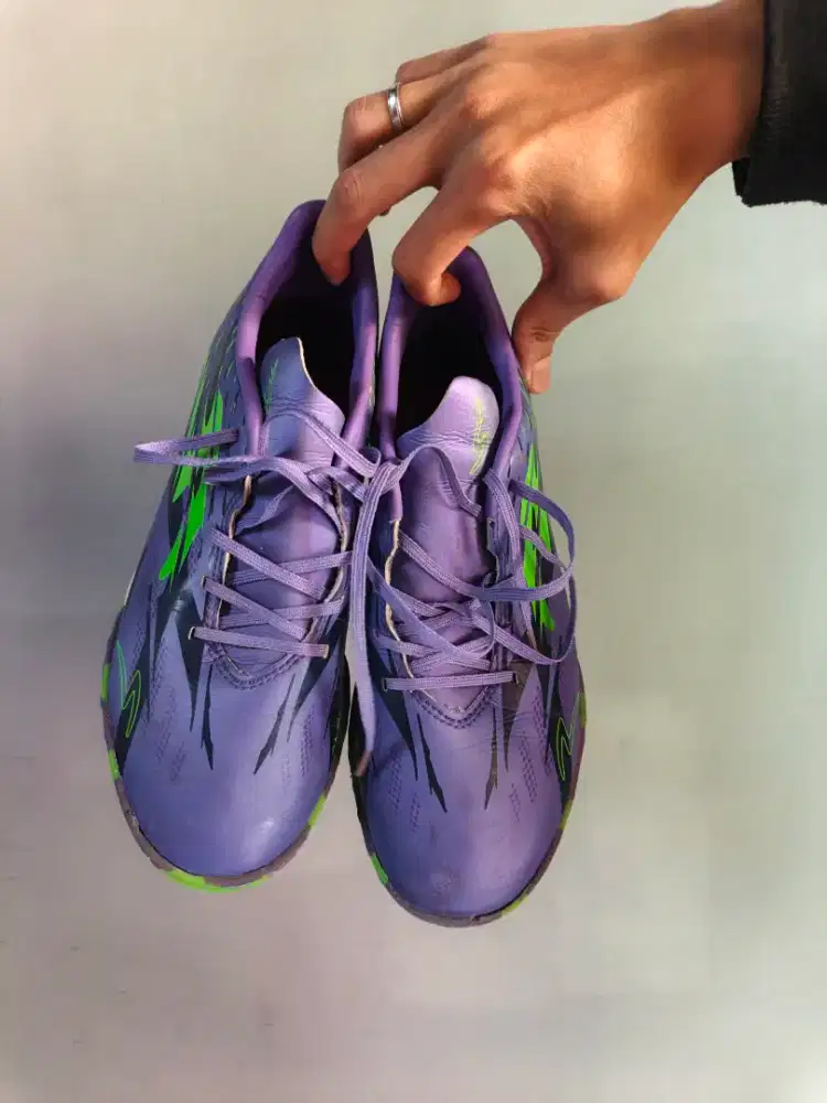 Sepatu futsal specs