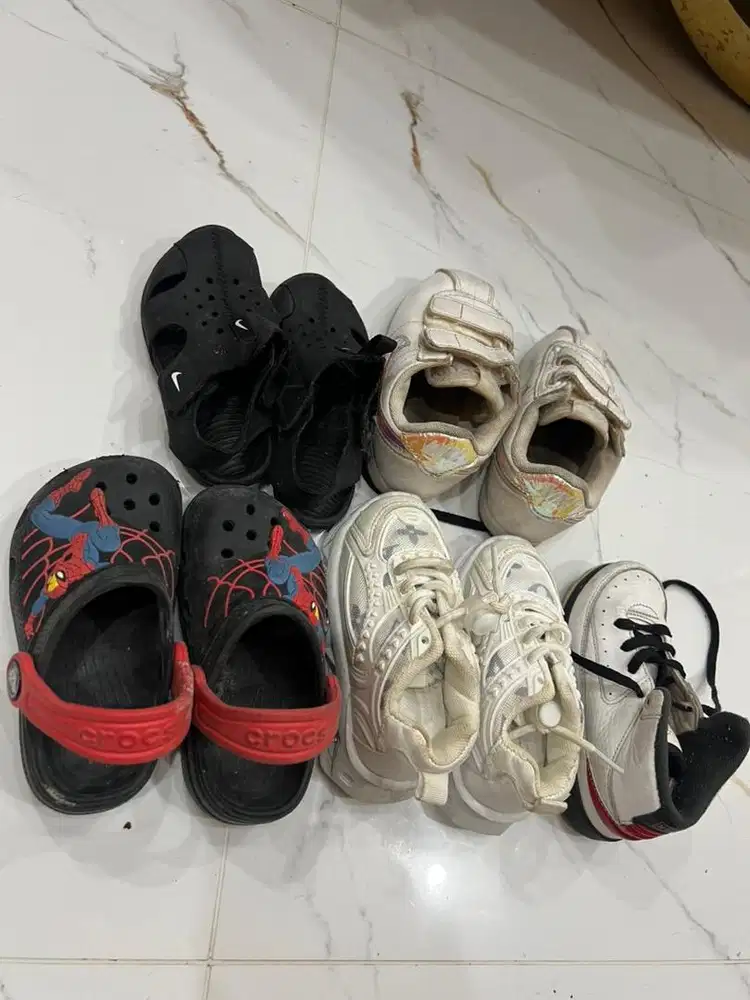 Sendal dan sepatu anak umur 2.5 tahun