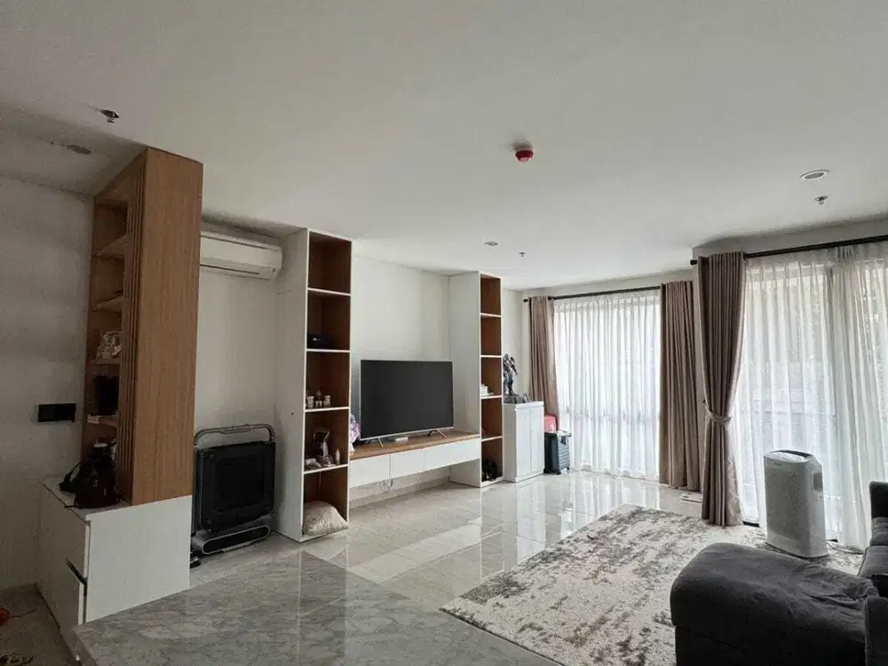 Dijual Apartment 2 KT Semi Furnish Siap Huni di Lloyd Alam Sutera
