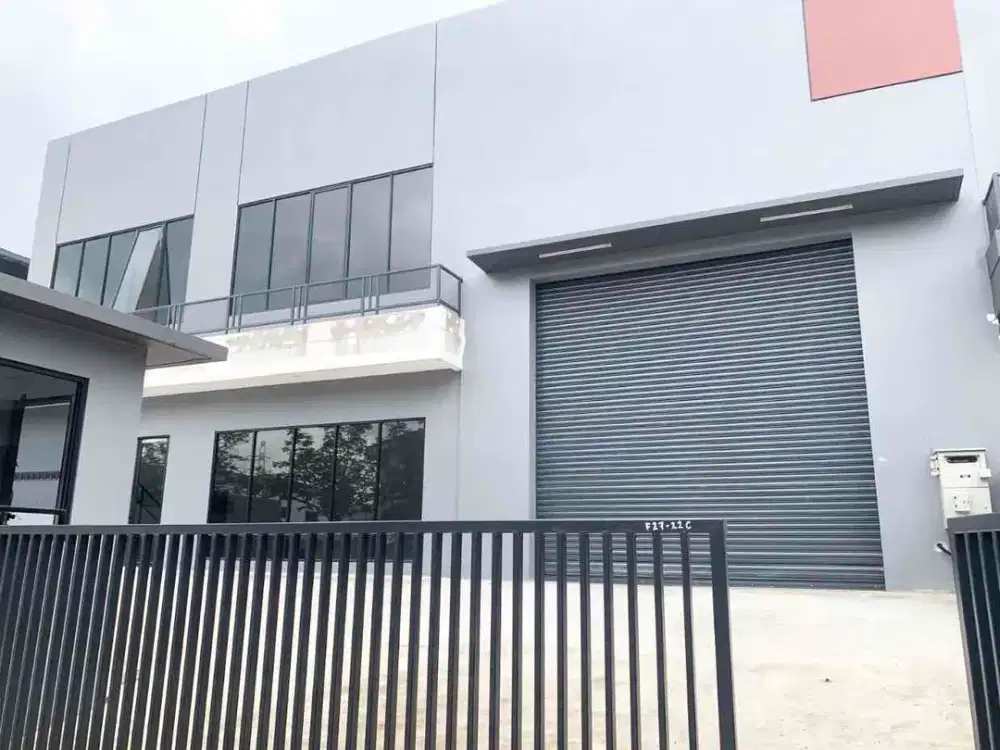 Di JUAL / SEWA gudang bangunan baru luas tanah 1000 m2 lokasi strategis dekat pintu toll dalam kawasan industri delta silicon cikarang