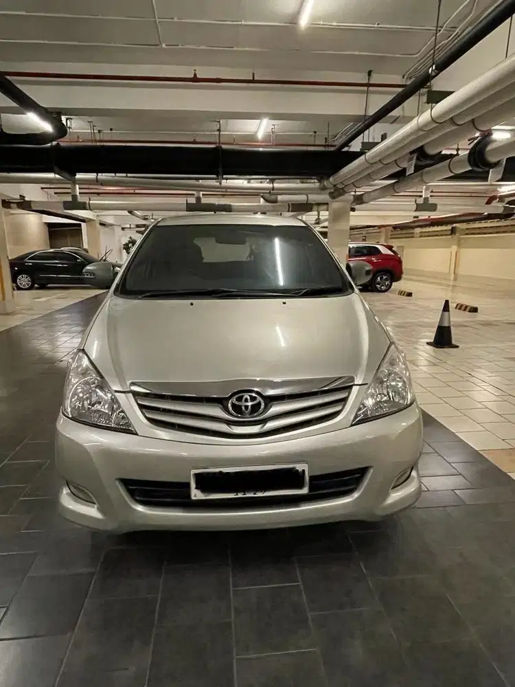 Dijual Toyota Kijang Innova G 2.0 MT (2011)