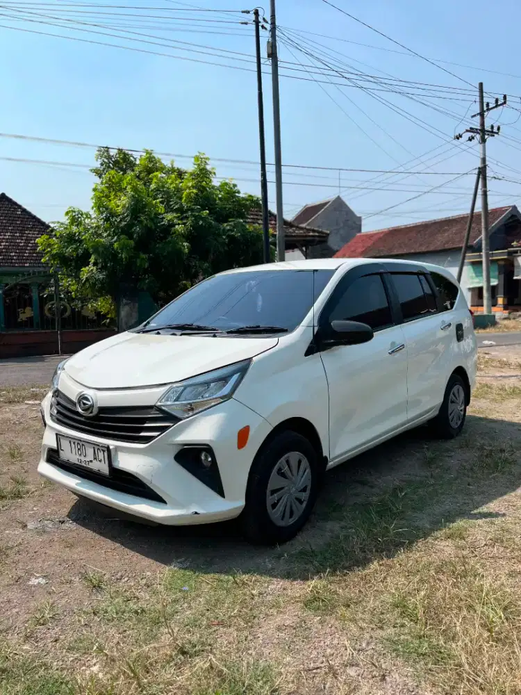 Sigra M 1.0 MT 2022 Putih