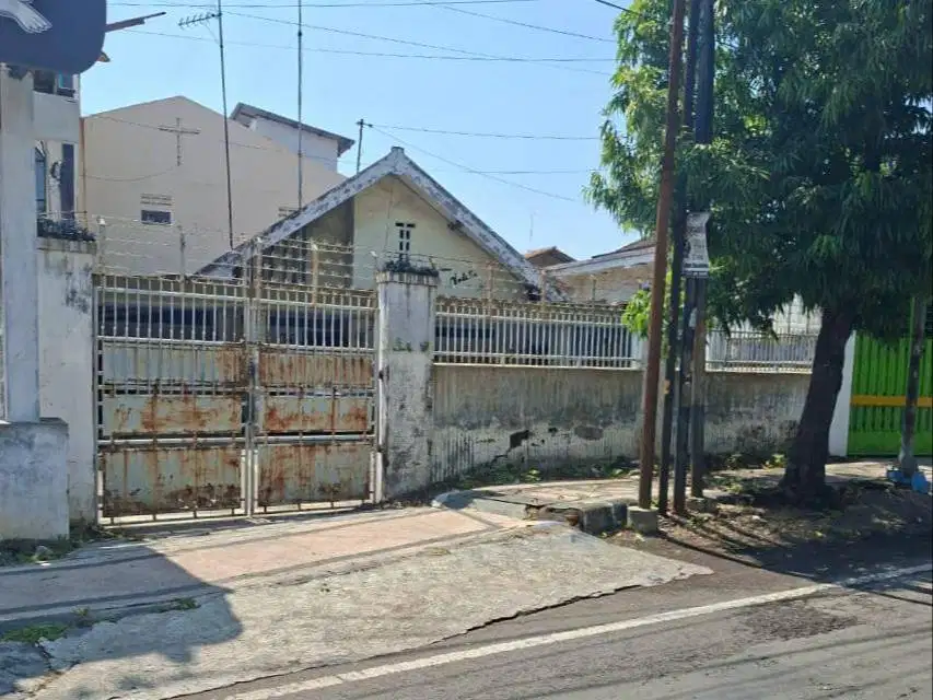 Dijual Lelang Rumah Hitung Tanah di Jl Cemara Pusat Kota Pasuruan