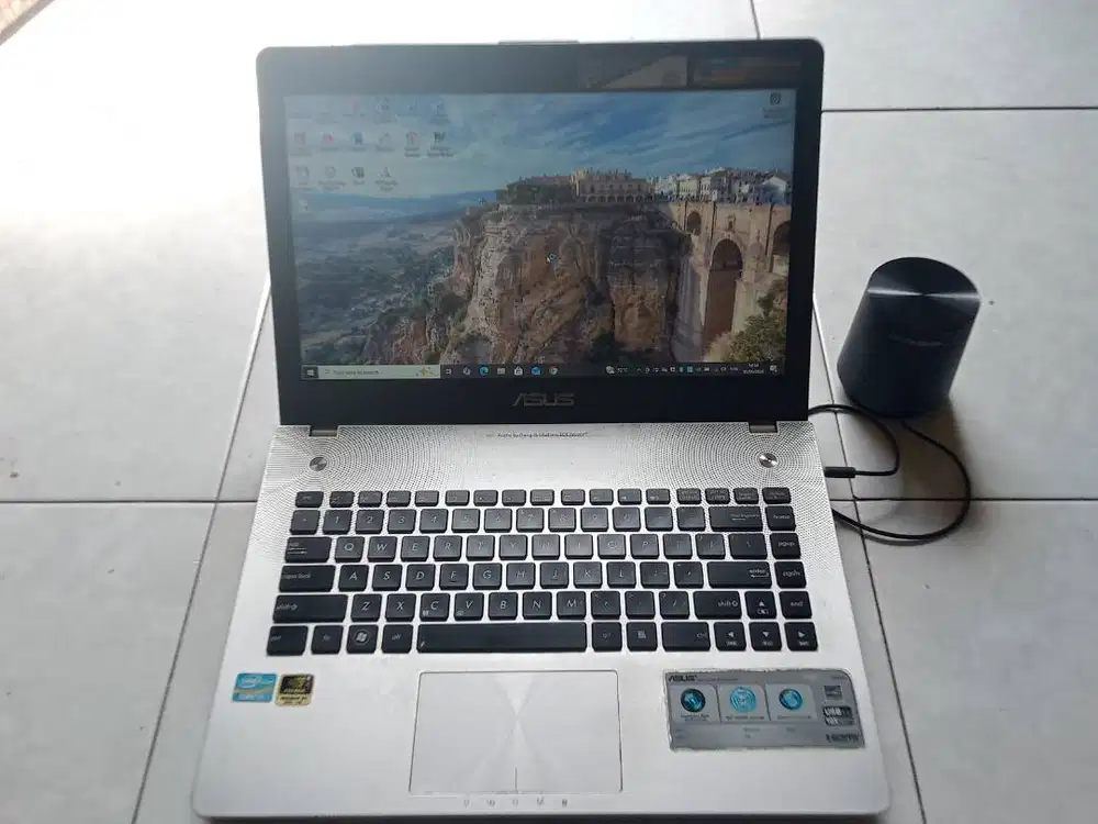 ASUS N46VZ / Core i7 Gen-3 / nVidia / 320Gb / 8Gb / 2Jam /Woofer/Kotak