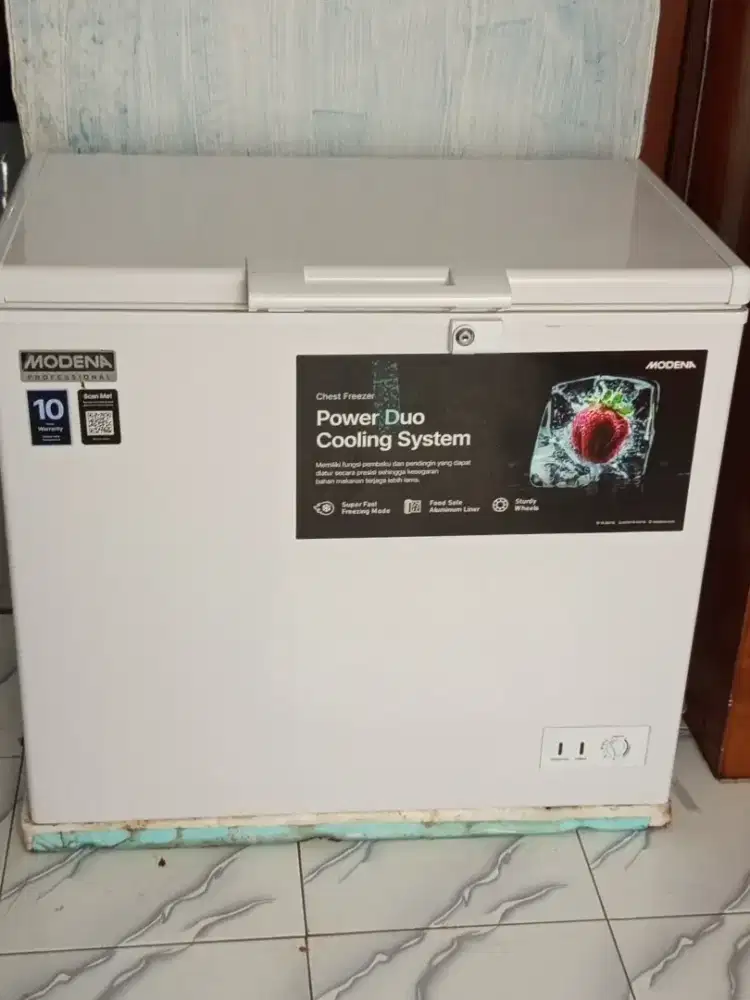 FOR SALE  FREEZER MODENA Gress