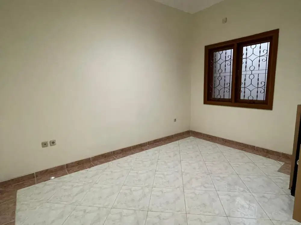 Dijual Rumah 2 Lantai di Taman Surya 3 – SHM