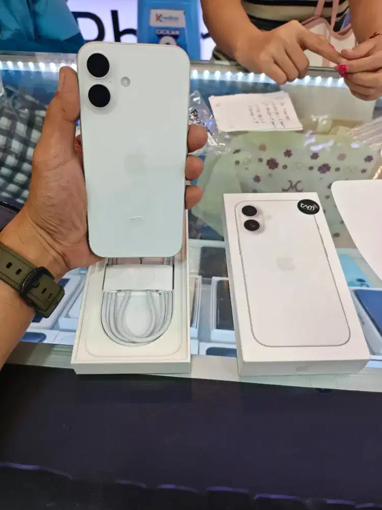 Iphone 16 128GB resmi iBox ,cash dan cicilan syarat hanya KTP