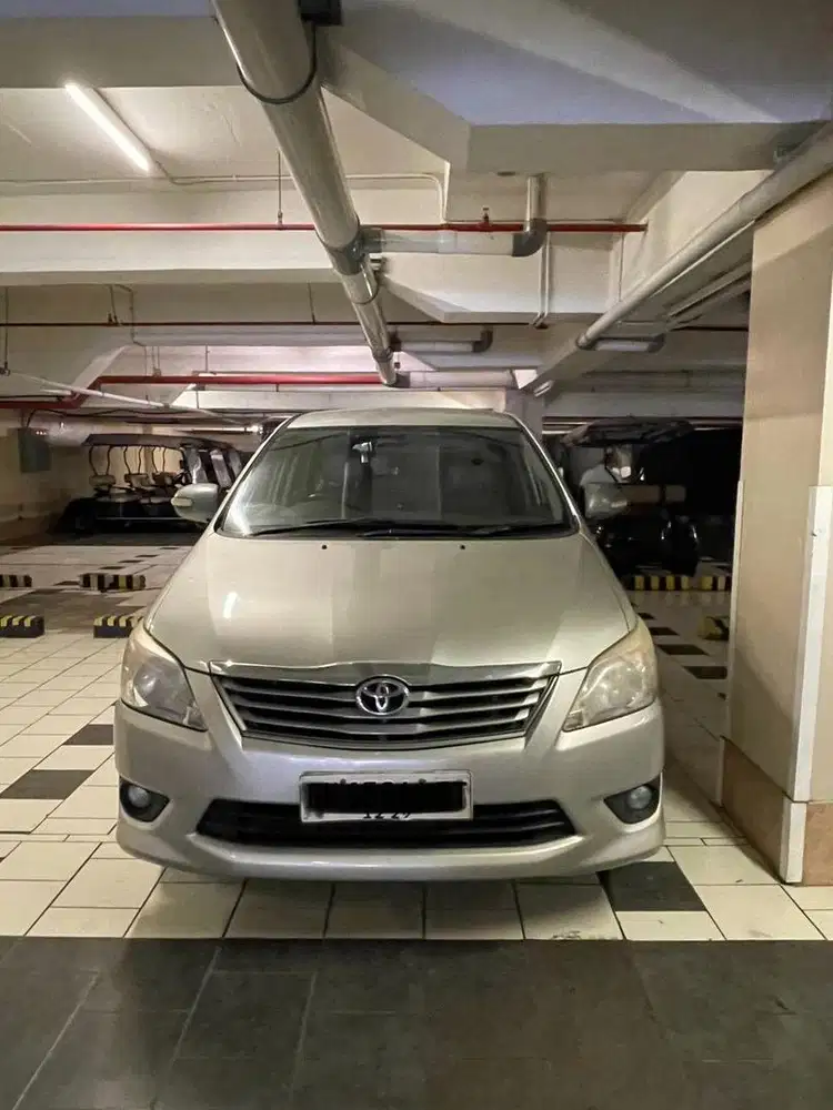 Dijual Toyota Kijang Innova G 2.0 AT (2011)