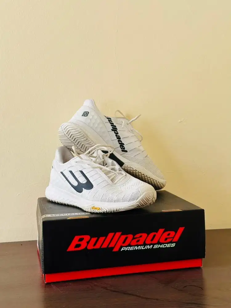 SEPATU Bullpadel XPLO Vibram 26V White Martin di Nenno Padel -41