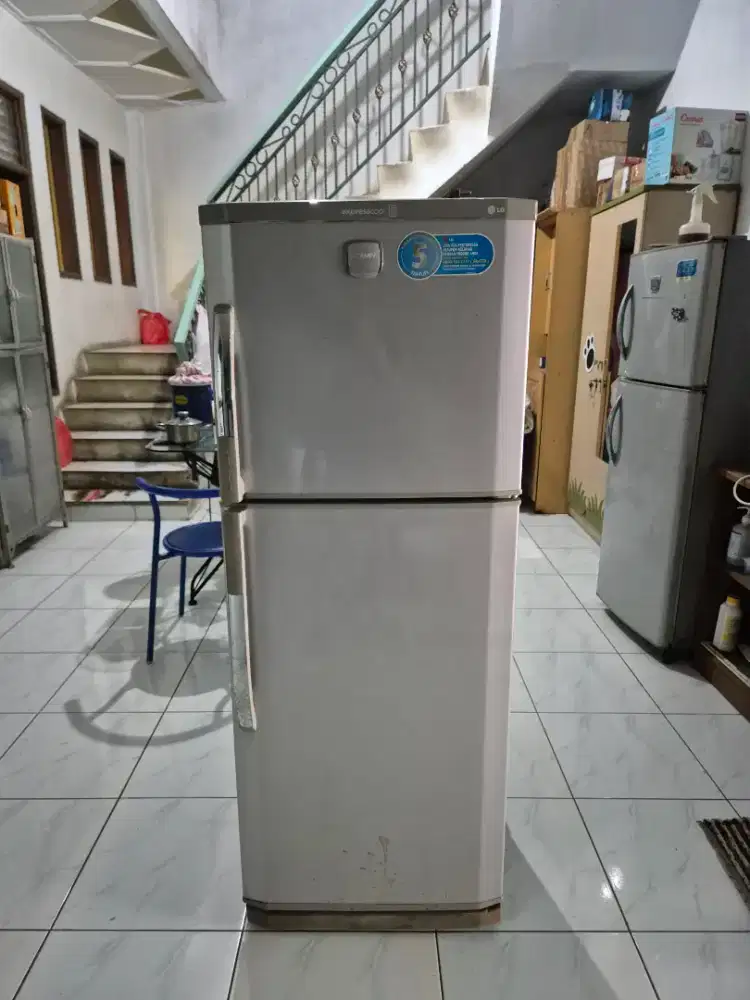 Jual Kulkas 2 pt LG