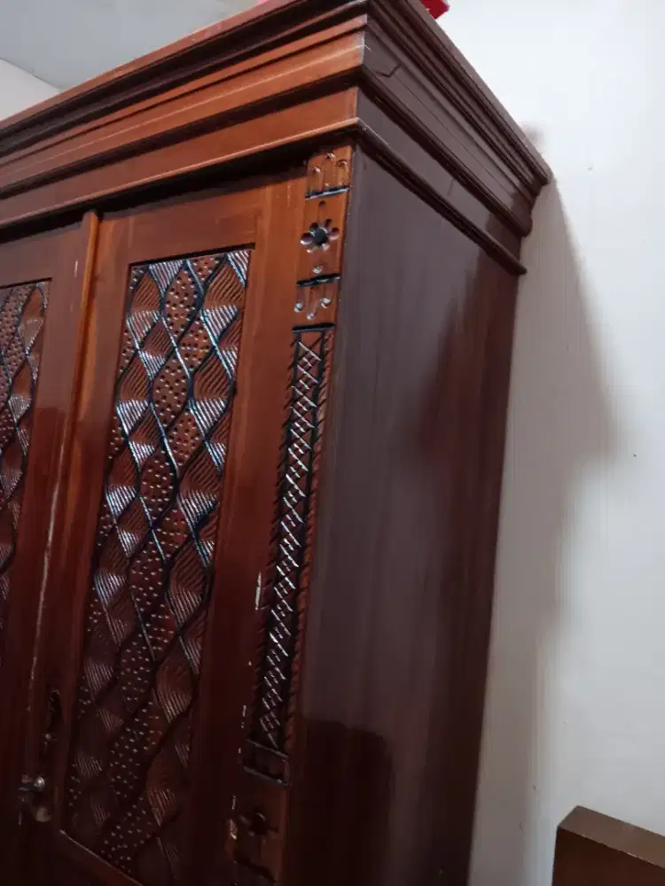Dijual Lemari Kayu Asli 3,3 jt (second)