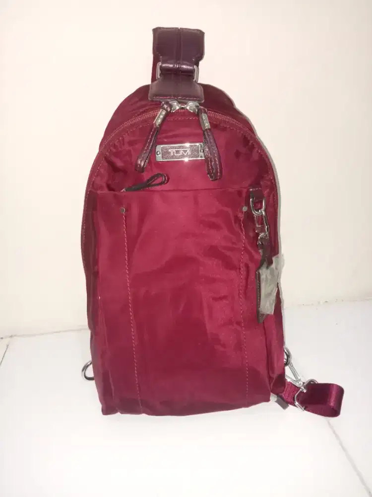 Tumi luxor maroon
