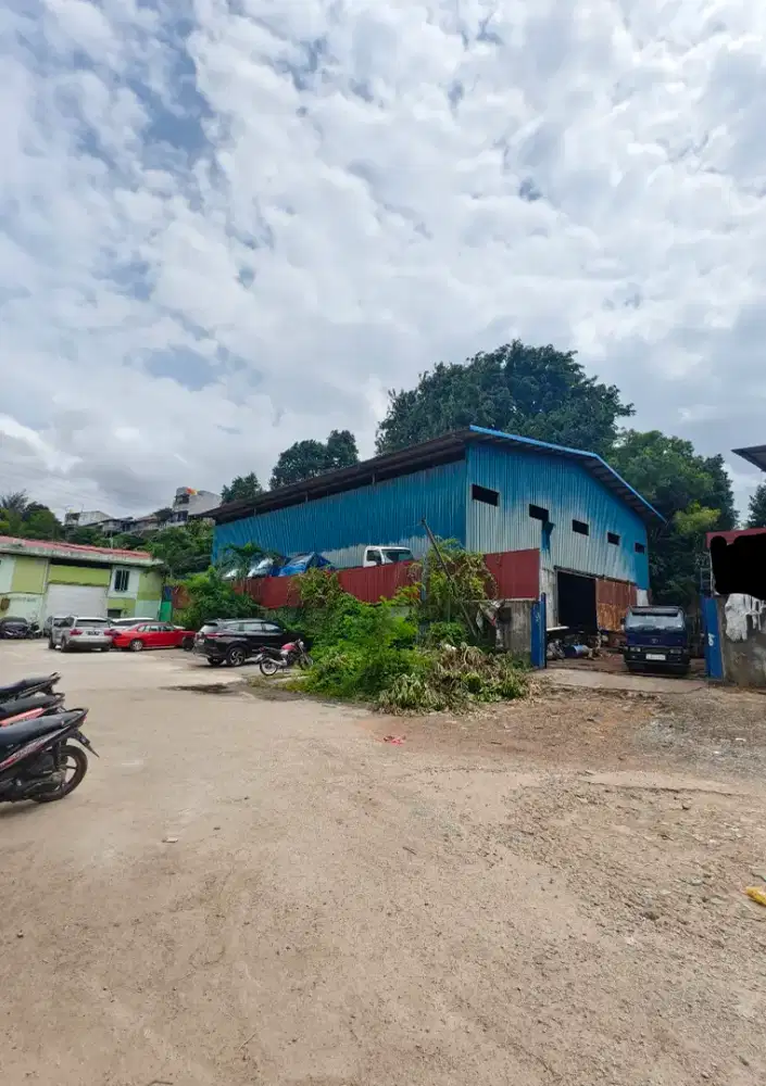Dijual gudang di seipanas di komplek villa mas ukuran 37 X 25M