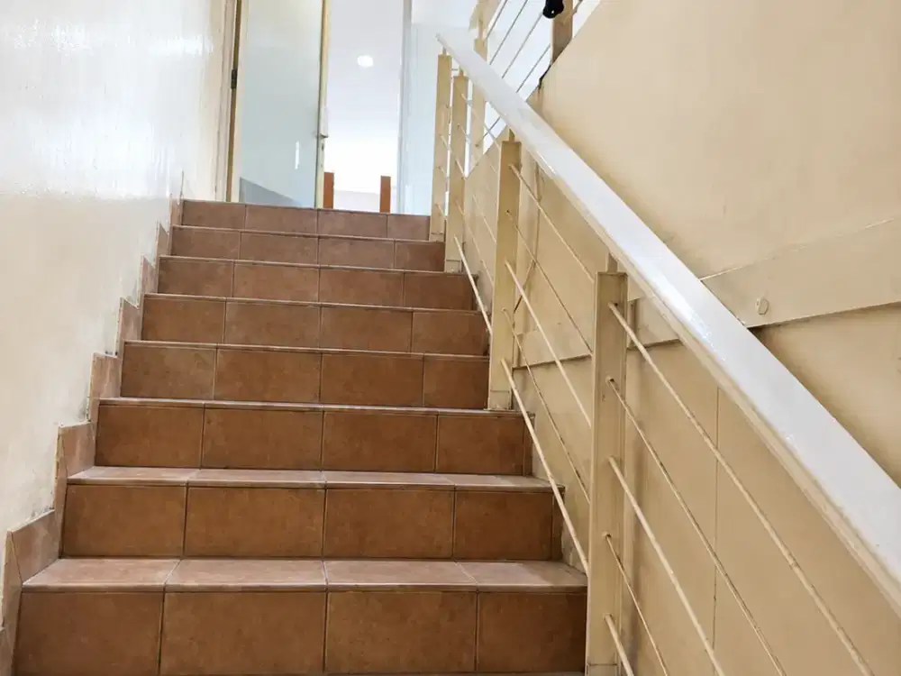 Ruko Komersial 3 Lantai di Cinere Cocok untuk Kantor, Klinik, atau Usaha