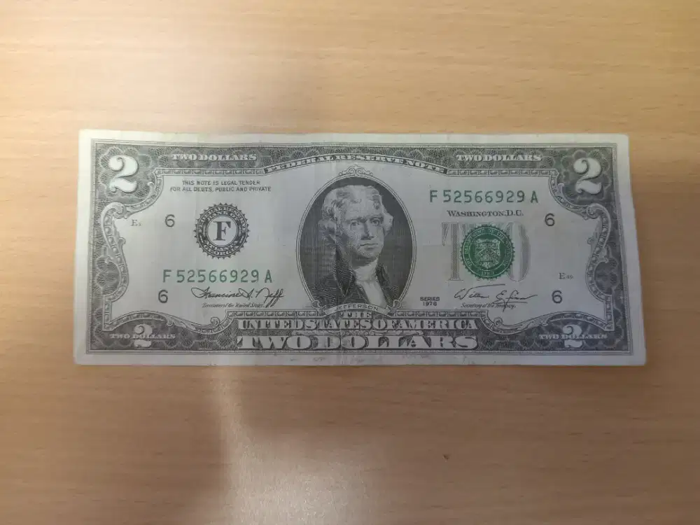 Dijual uang kertas dollar