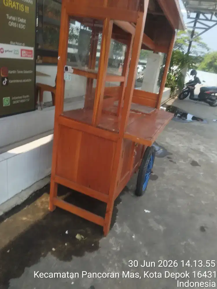 DI JUAL GEROBAK DORONG DARI KAYU JATI