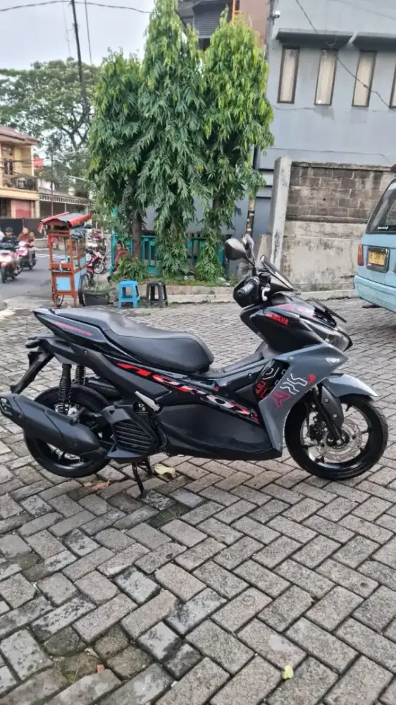 Yamaha Aerox New Black Grey Tahun 2024
