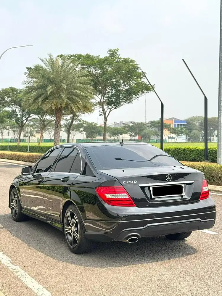 ISTIMEWA! Mercedes Benz C200 Edition C CGI A/T 2014
