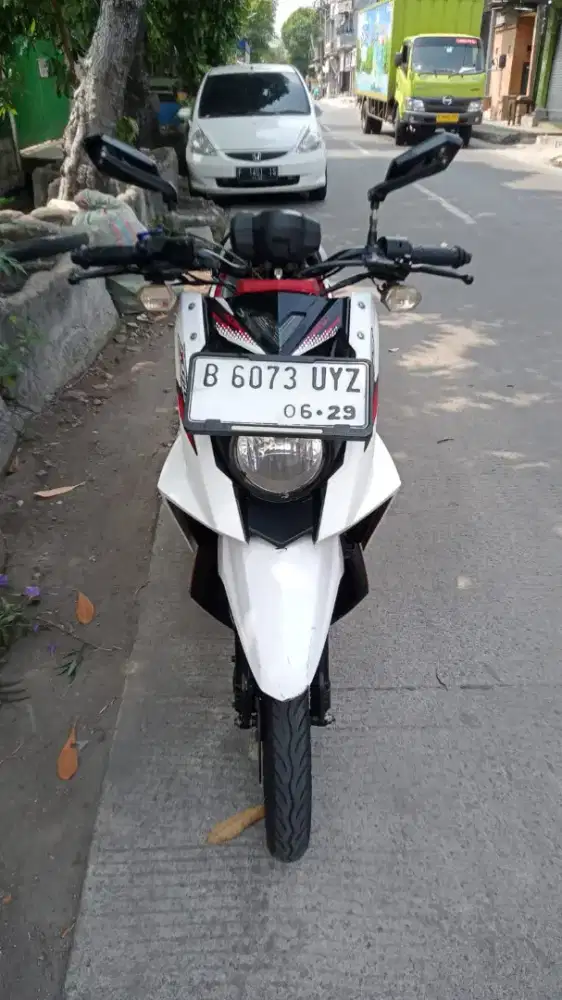 x ride 2014 mulus bagus mesin sehat surat lengkap