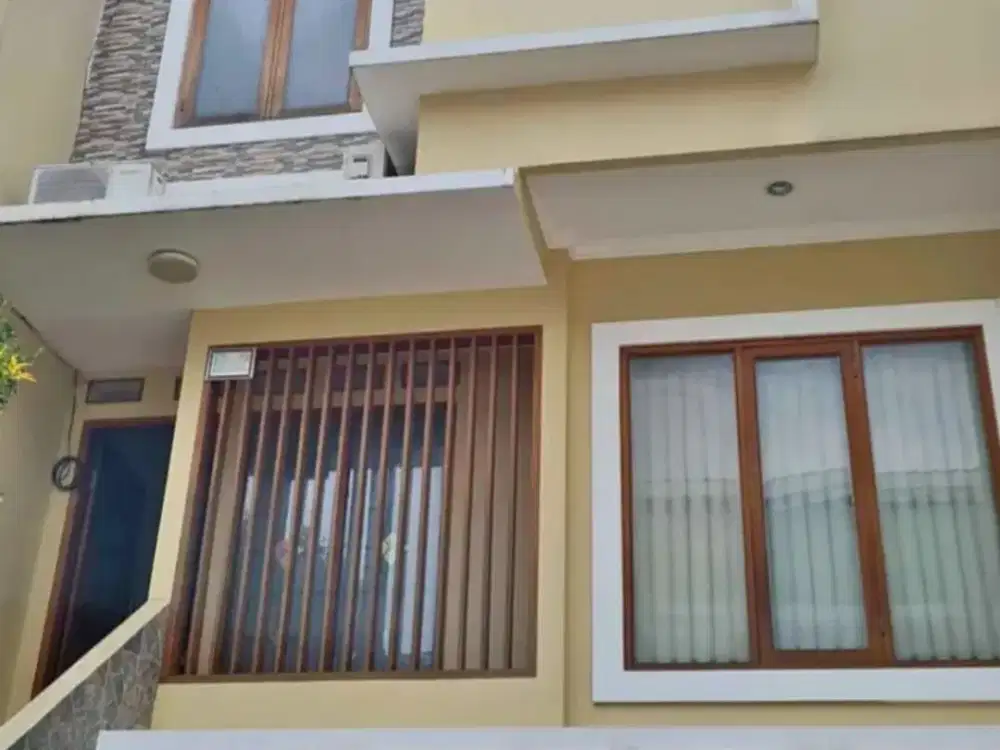 Jual Rumah Cantik Lubang Buaya Semi Furnish Rooftop Carport SHM Harga Nego
