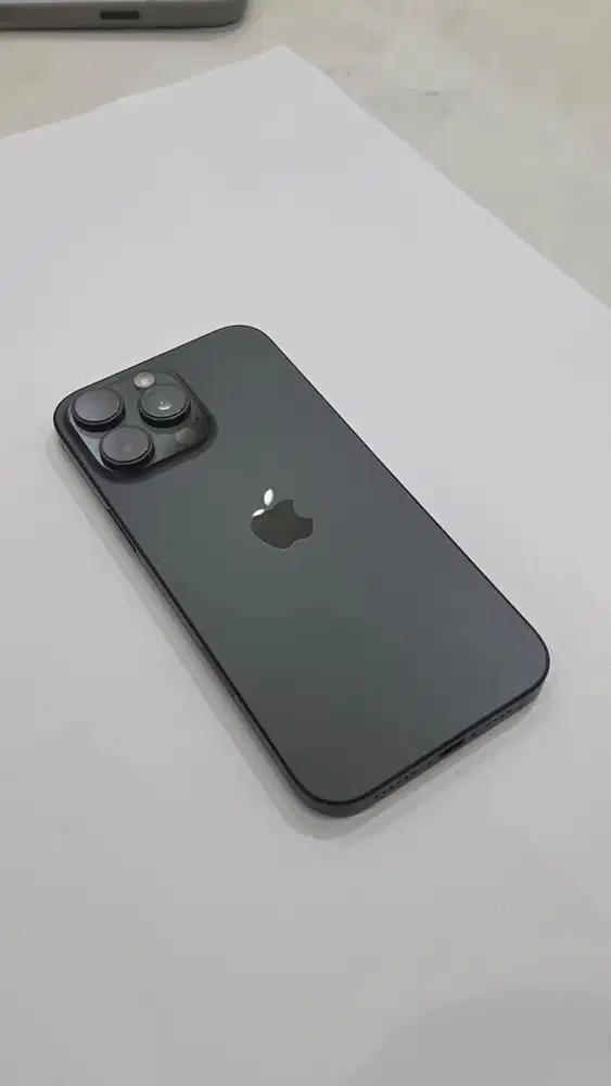 DIJUAL IPHONE 16 PRO MAX SECOND BLACK TITANIUM 256 GB