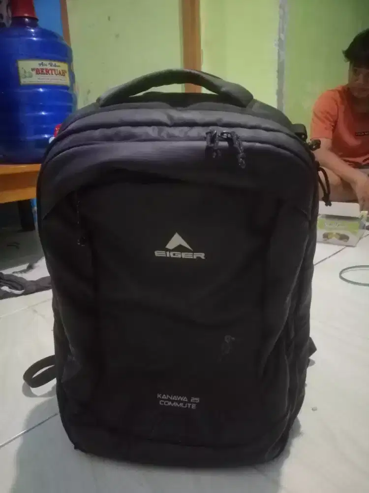 Jual tas EIGER KANAWA COMMUTE 25L. Harga beli 750k, jual 250k bisanego