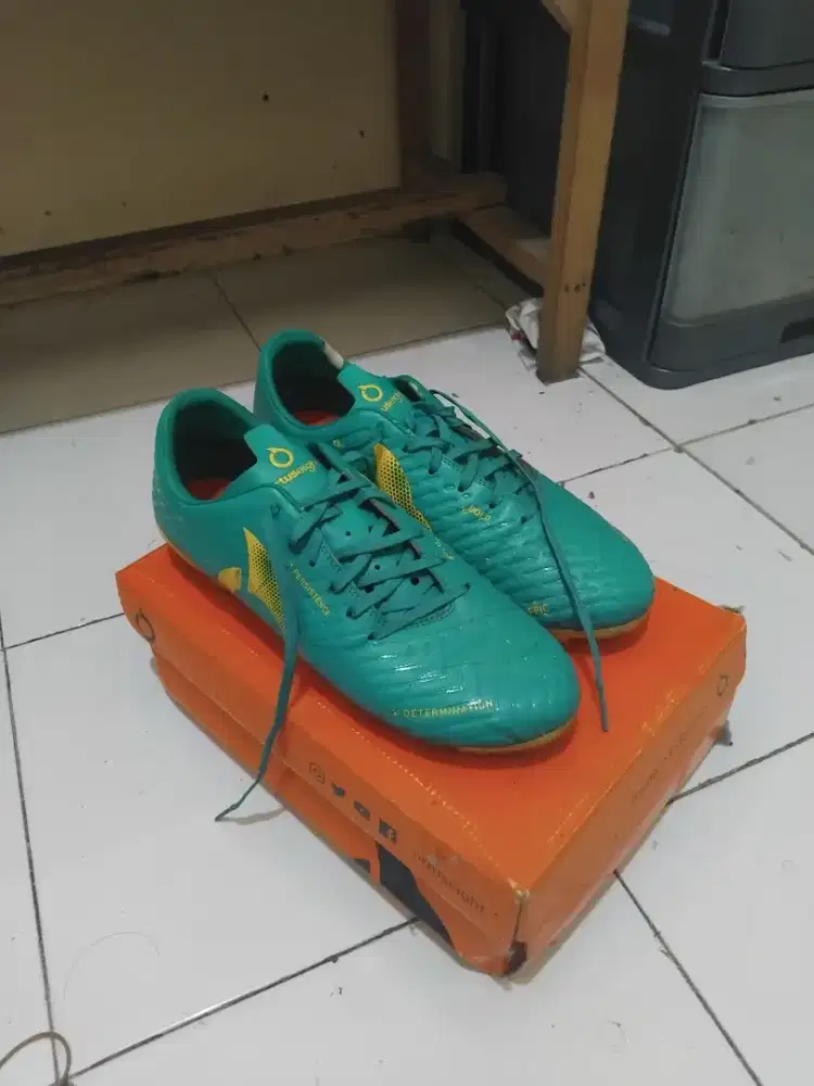SEPATU BOLA ORTUS SIZE 43