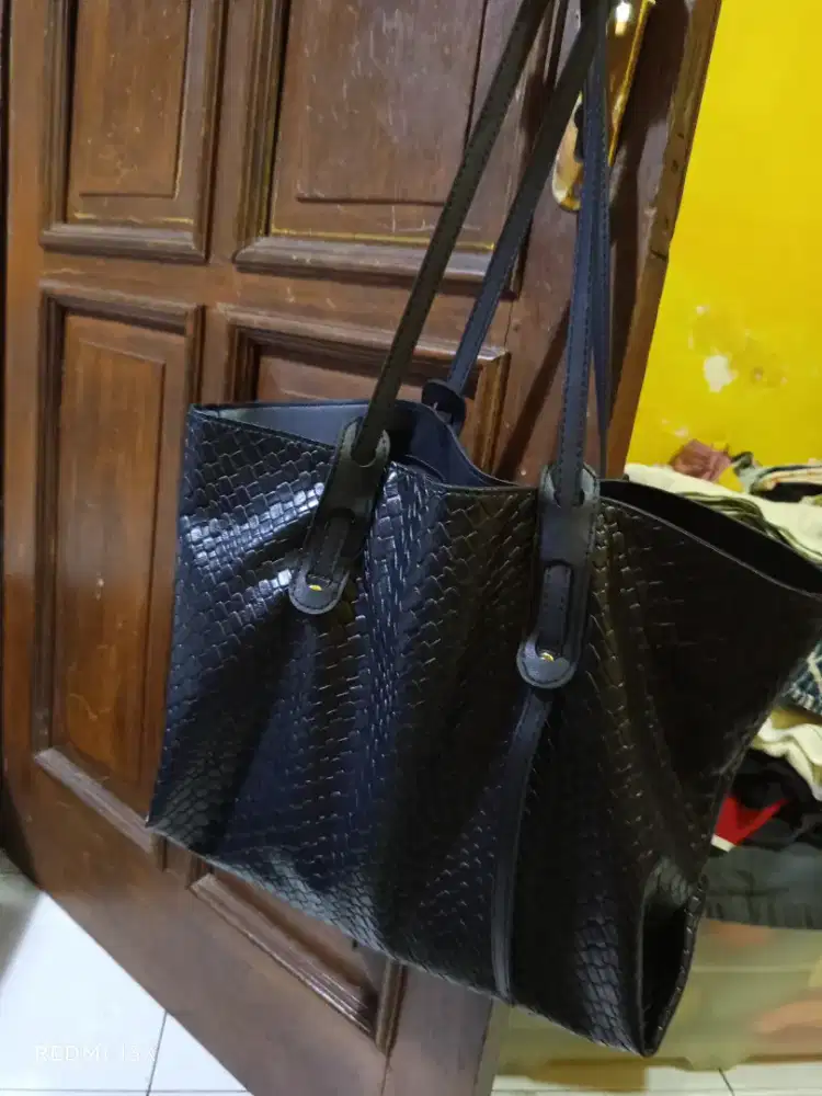 Tas jinjing warna hitam