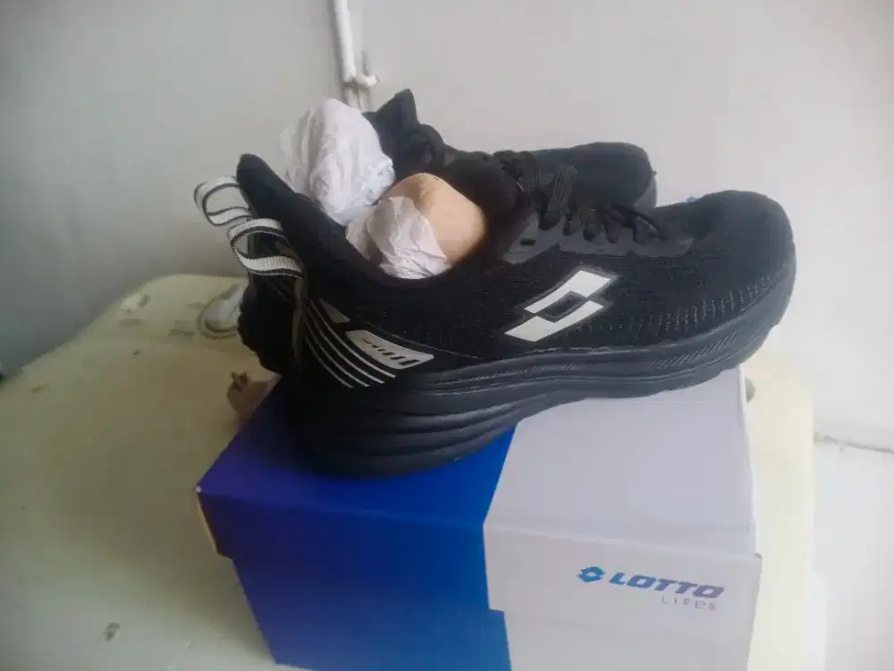Sepatu Lotto Original Edo Black Men bekas, baru 1x pakai.