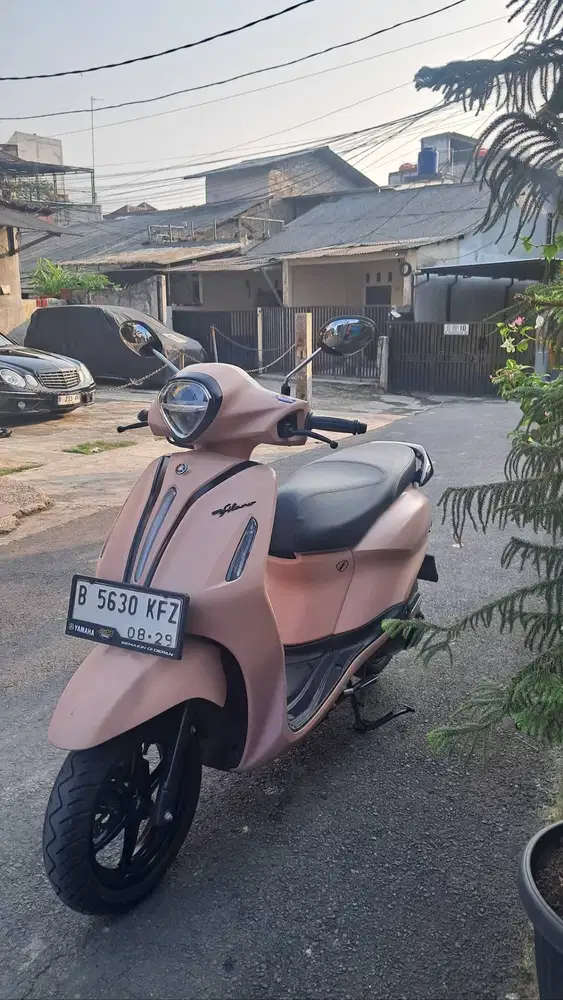 Dijual Motor Grand Filano Hybrid-Connected Neo Pink Mauve
