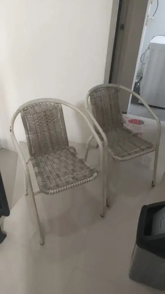 Meja kaca + 2 kursi