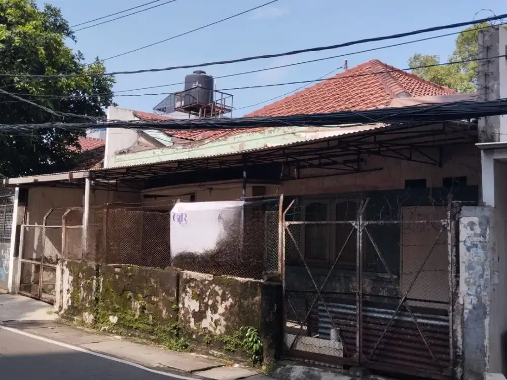Dijual Rumah Hitung Tanah Cocok untuk Cafe/Kantor di Kebon Kacang Tanah Abang