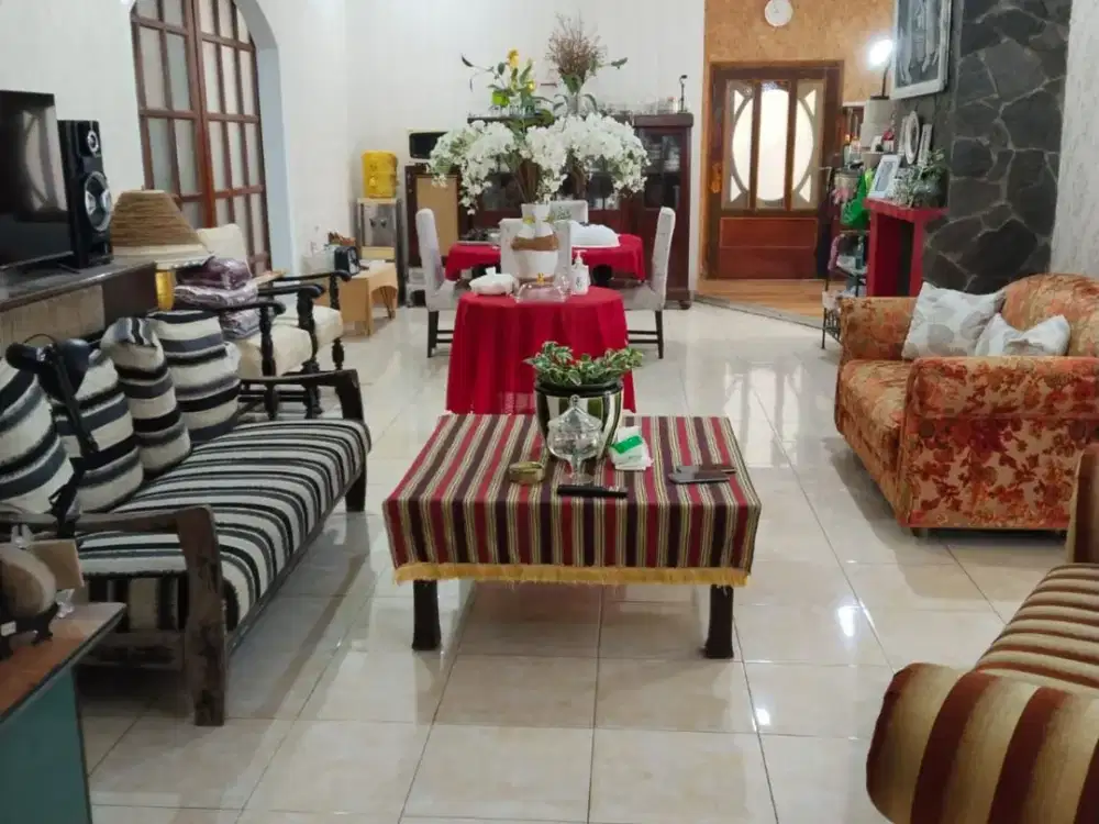 Villa Rumah di Lembang Bandung, Kondisi Siap Huni, Terawat, Rapi Dan Asri