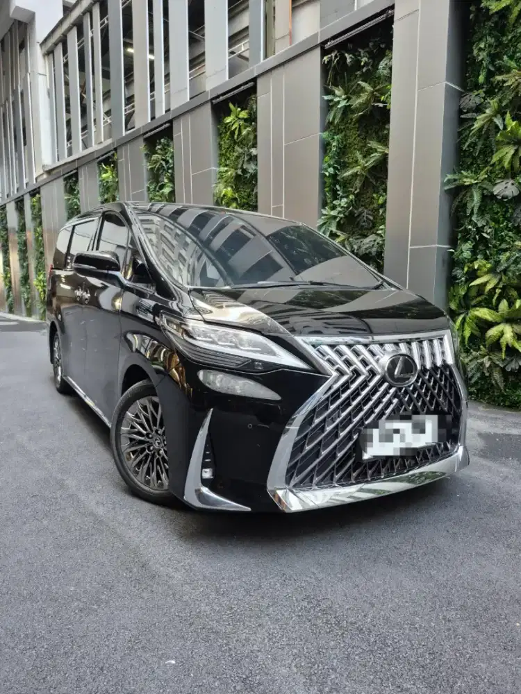 LEXUS LM350 2020 4 SEATER