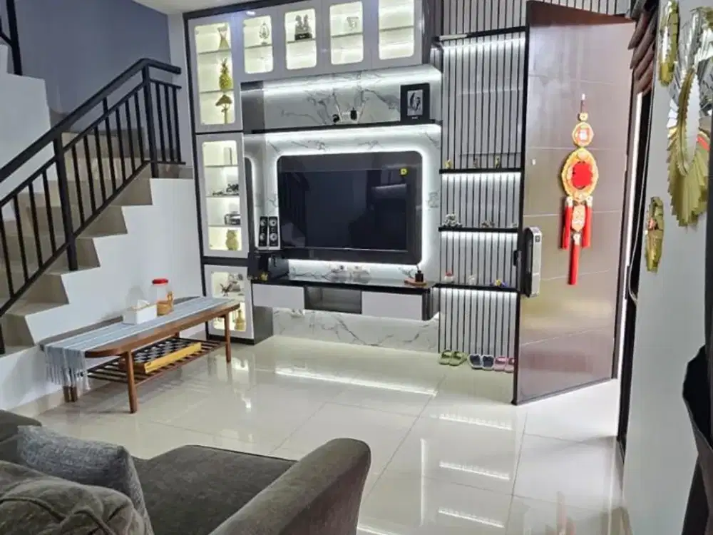 DISEWAKAN RUMAH PIK 2 EXTENSION UK 8X10 (2 LANTAI) FURNISH INTERIOR LENGKAP SIAP HUNI