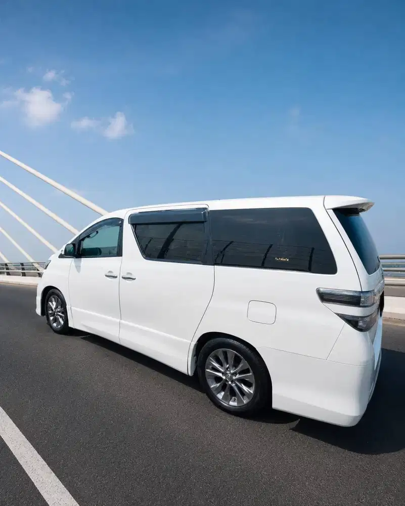 Toyota Vellfire V Premium Sound 2011 Full Orisinal, TV Cabin