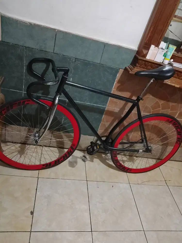 Di jual cepat sepeda fixie sudah siap pakai